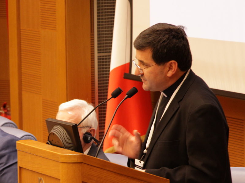 Padre Chiarello, direttore SIMN, durante il Forum on Migration and Peace