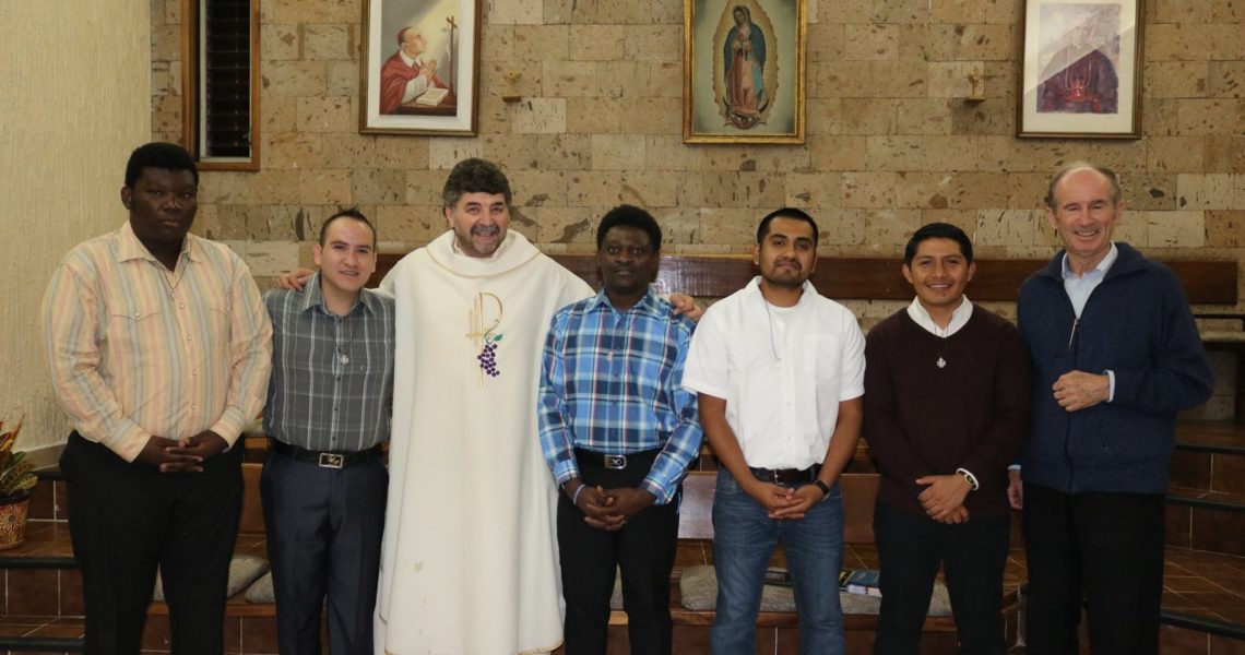 l’ingresso il 4 novembre (festa di san Carlo, patrono della Congregazione scalabriniana) di cinque giovani studenti nel seminario di San Carlos nella città di Guadalajara, in Messico