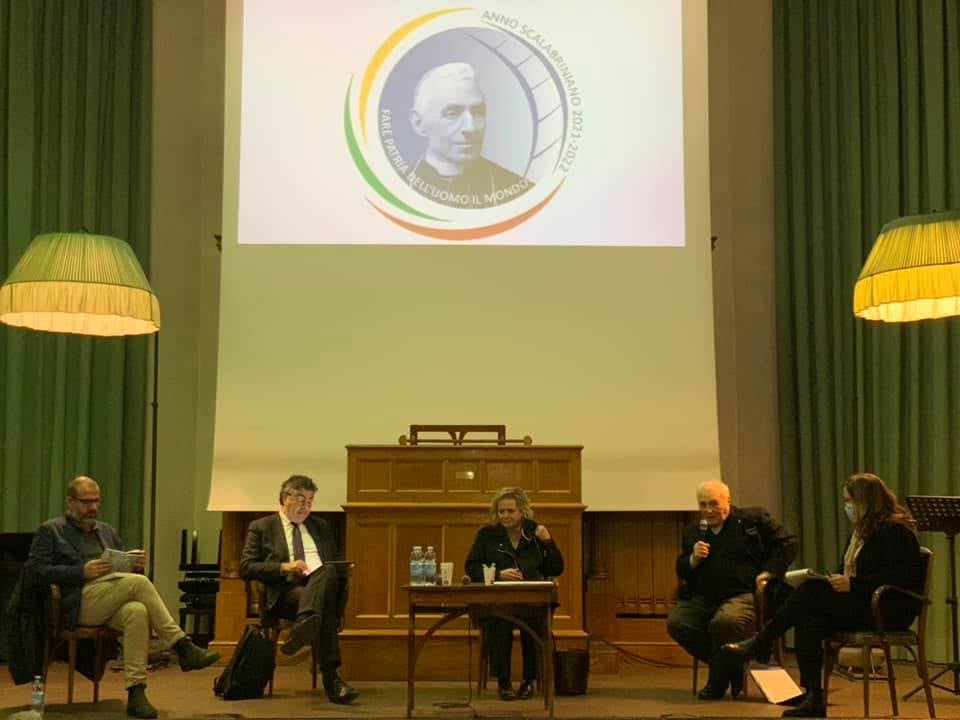 Il 5 novembre 2021 l’Auditorium Carducci di Como ha ospitato un incontro dialogo dal titolo Migrazione. L’attualità del pensiero del beato Scalabrini